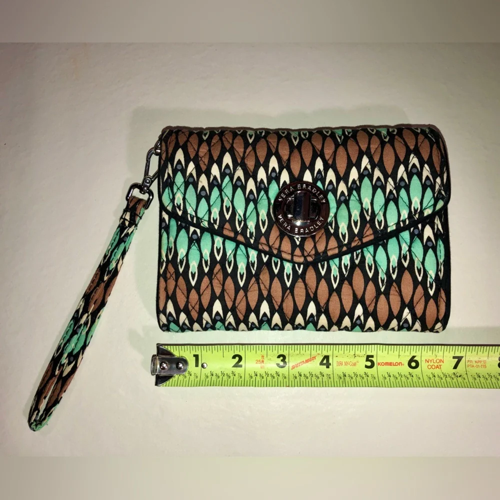 Vera Bradley Your Turn Smartphone Wristlet Sierra Stream Clutch Retired Pattern